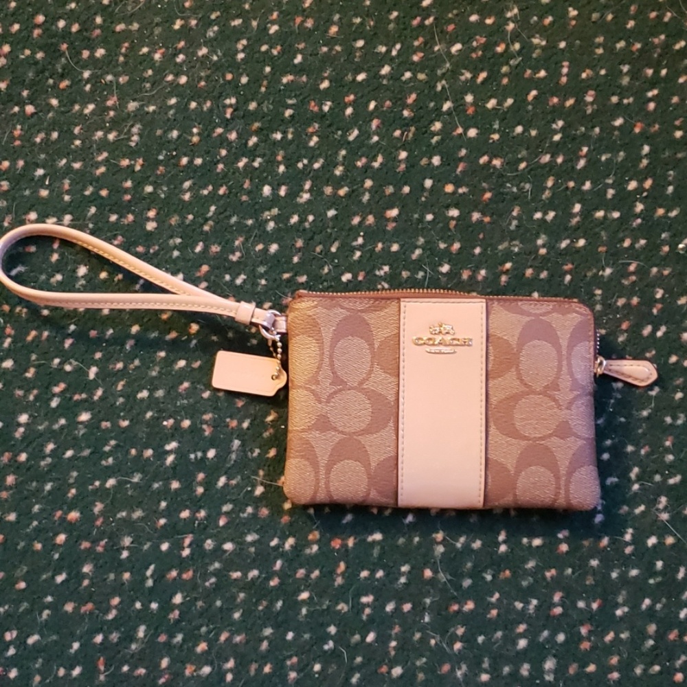 Wristlet